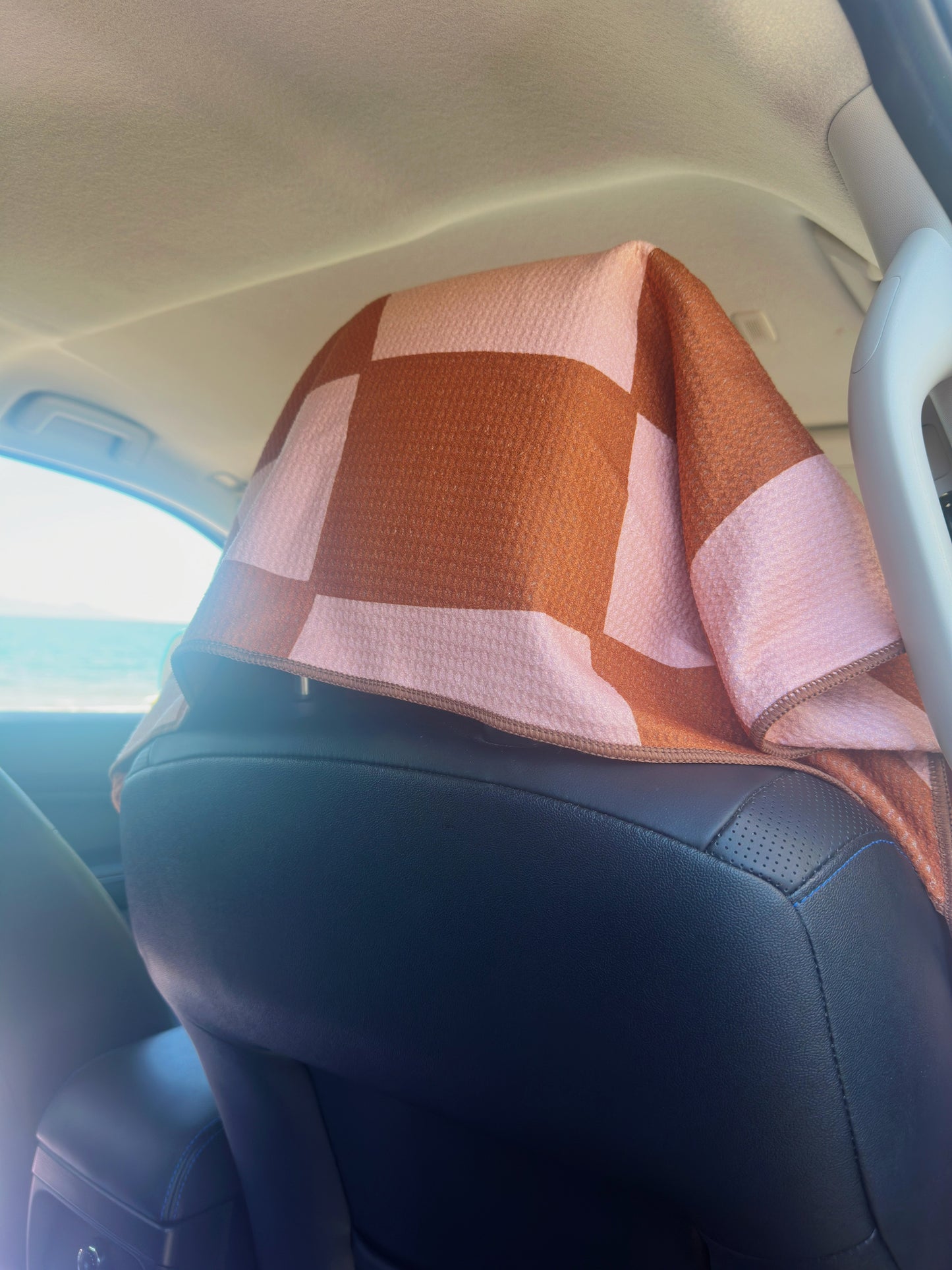 HOODED: CHECKERS