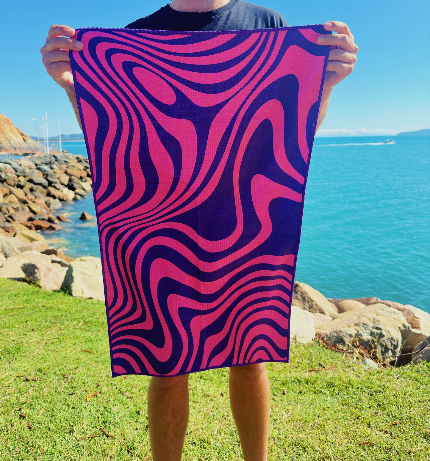 SPORTS TOWEL: SWIRL